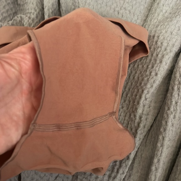 Skims Sculpting Mid Waist Brief Orche - Size 2XL/3XL - Picture 4 of 4